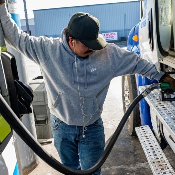 Netflix cofounder Reed Hastings says his first boss washed his coffee ...